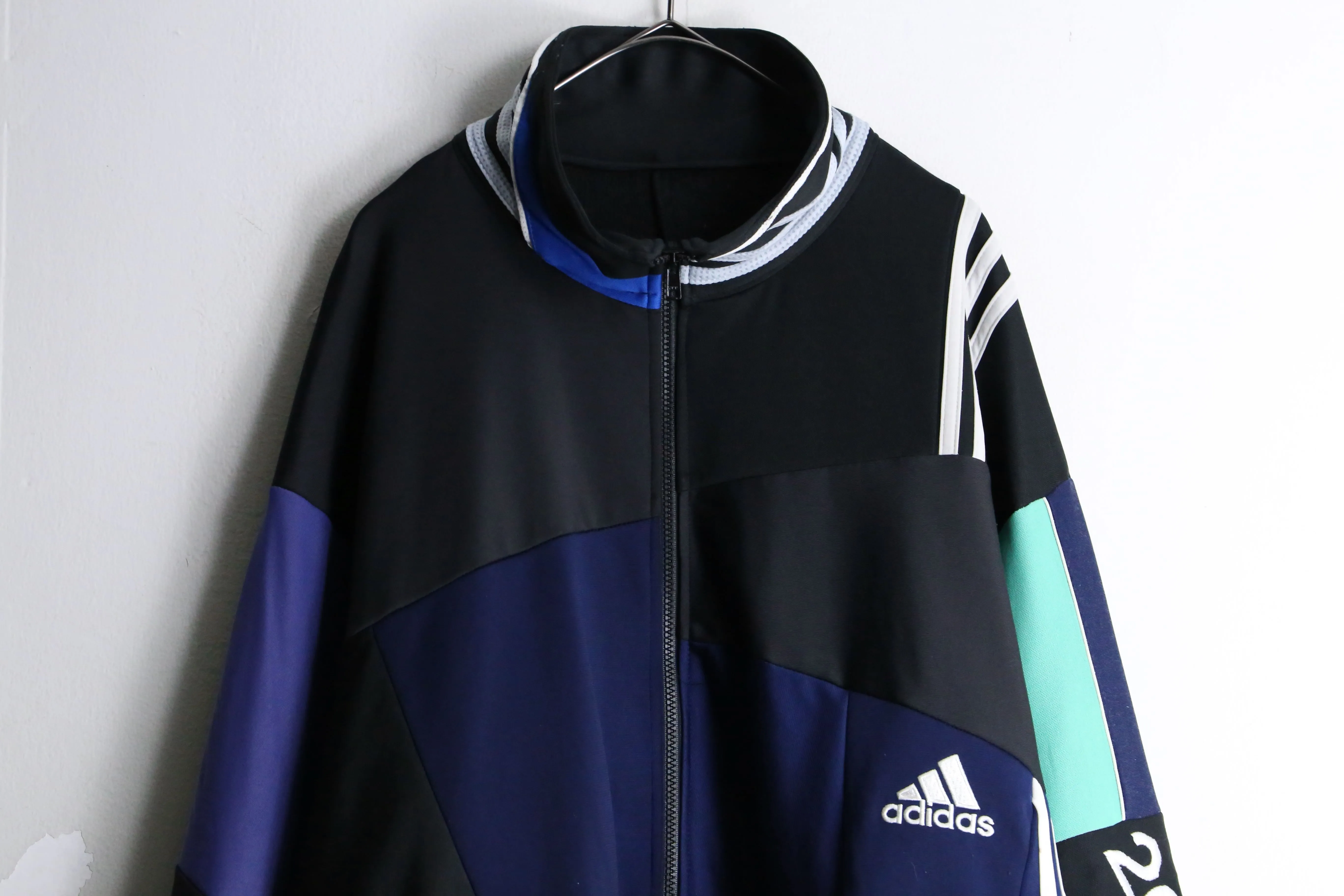 "Re:make" asymmetry track jacket